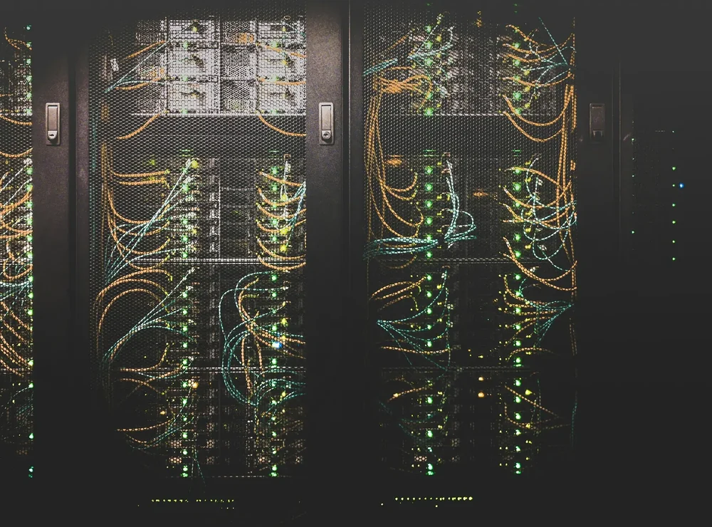 VPS & Dedicated Server Hosting: illustrative business and technology environment